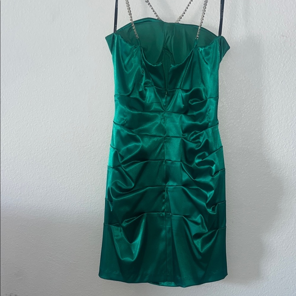 Elegant Green Satin Dress - Picture 3 of 5